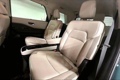 2023 Nissan Pathfinder SL 4WD