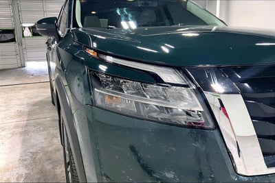 2023 Nissan Pathfinder SL 4WD