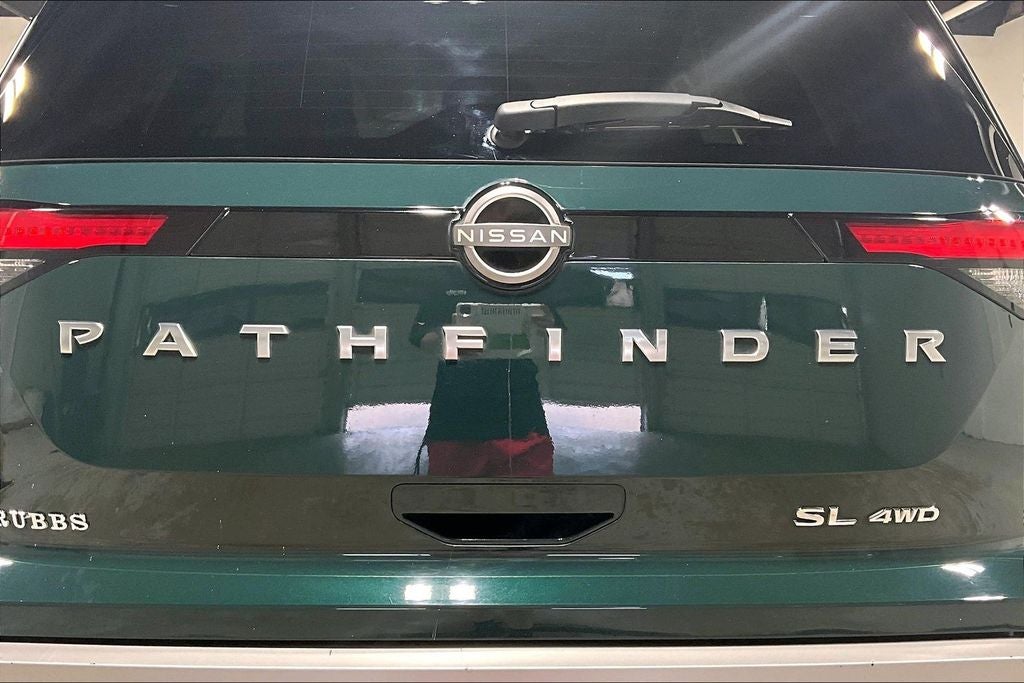 2023 Nissan Pathfinder SL 4WD