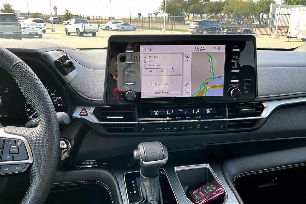 2024 Toyota Sienna Woodland Edition