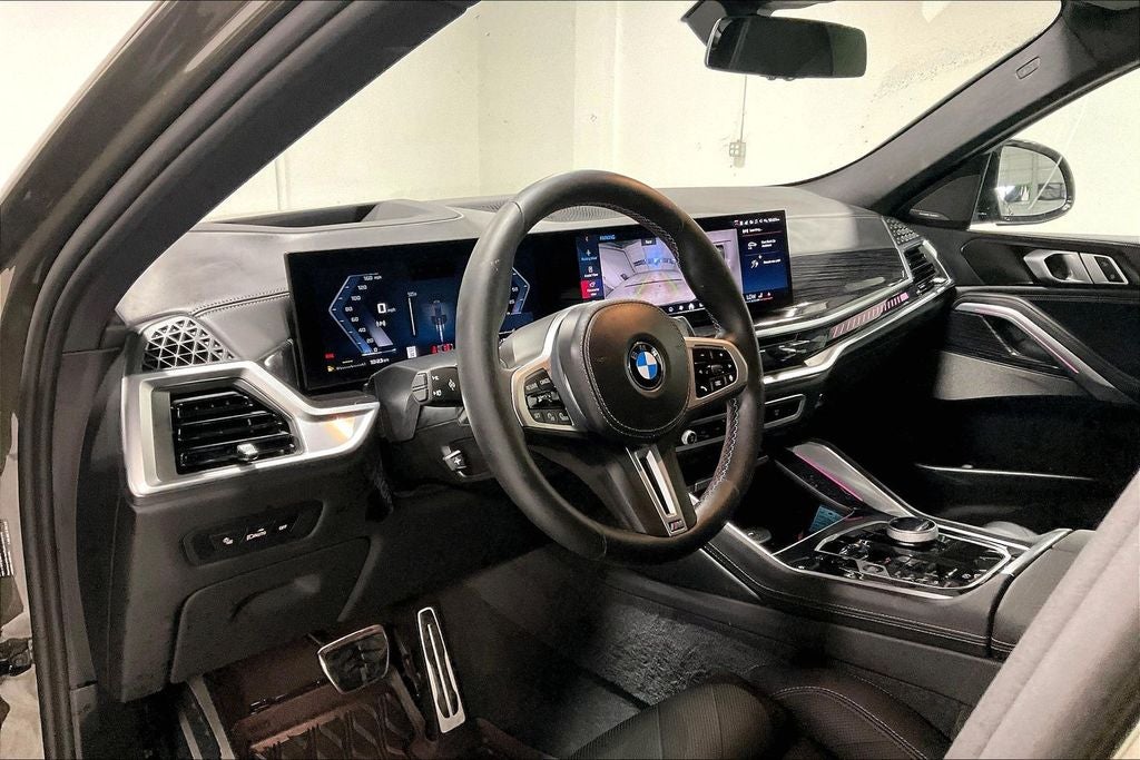 2025 BMW X6 M60i