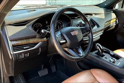 2021 Cadillac XT4 Premium Luxury