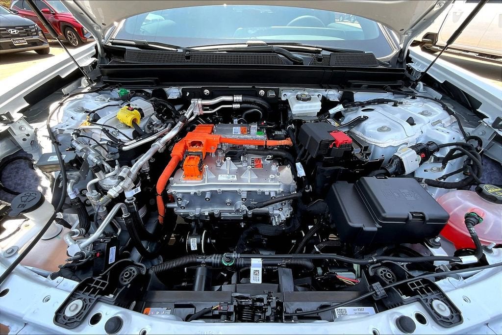 2025 Cadillac LYRIQ Luxury 1