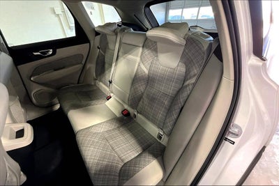 2022 Volvo XC60 Momentum