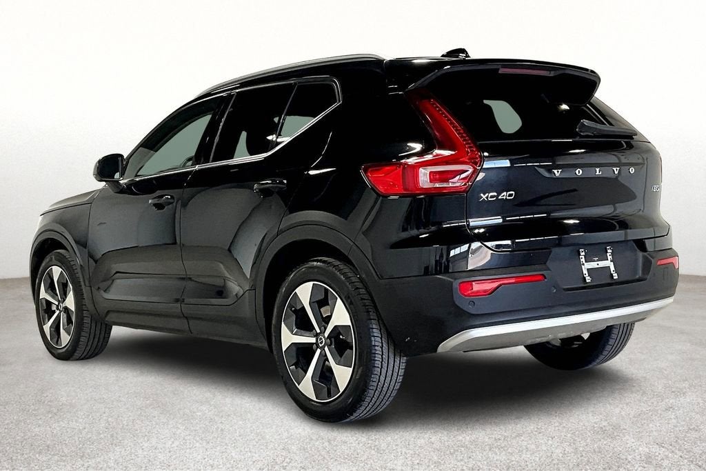 2024 Volvo XC40 B5 Plus Bright Theme