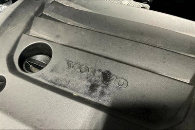 2024 Volvo XC40 B5 Plus Bright Theme