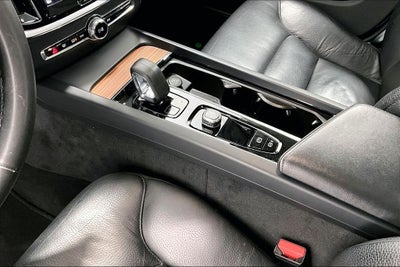 2024 Volvo S60 B5 Plus Dark Theme