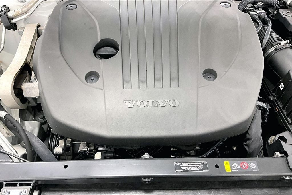 2024 Volvo S60 B5 Plus Dark Theme