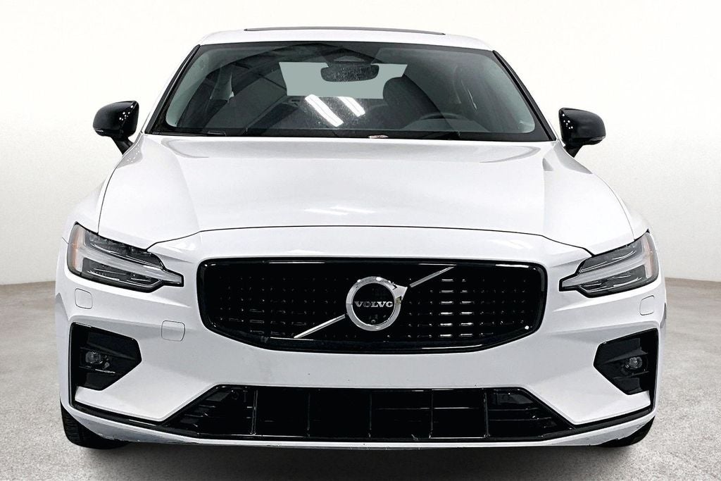 2024 Volvo S60 B5 Plus Dark Theme