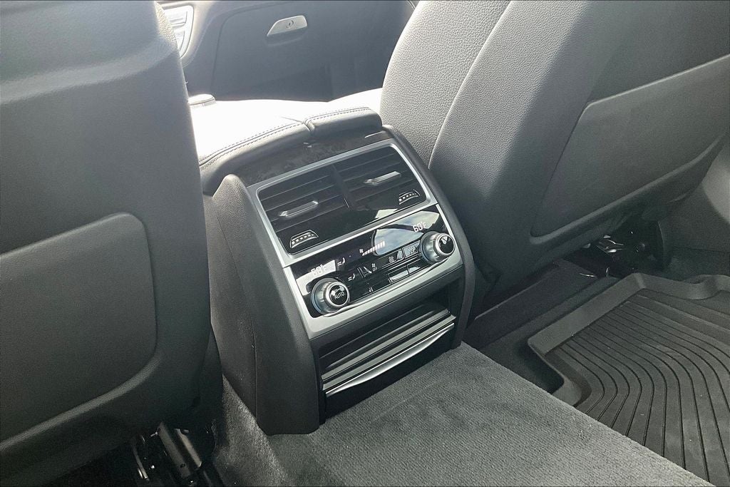 2022 BMW 7 Series 740i