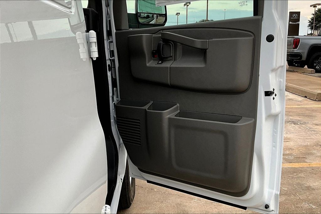 2025 GMC Savana 3500 Work Van