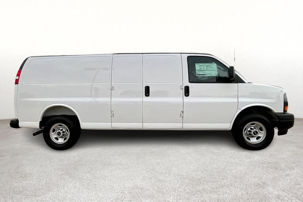 2025 GMC Savana 3500 Work Van