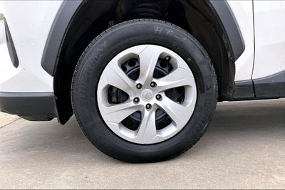 2022 Toyota RAV4 LE
