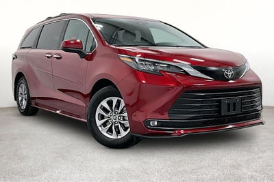 2026 Toyota Sienna XLE 8 Passenger