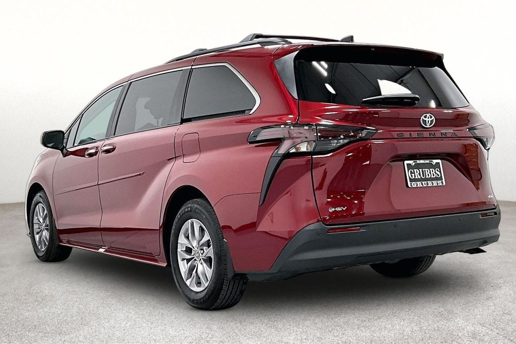 2026 Toyota Sienna XLE 8 Passenger