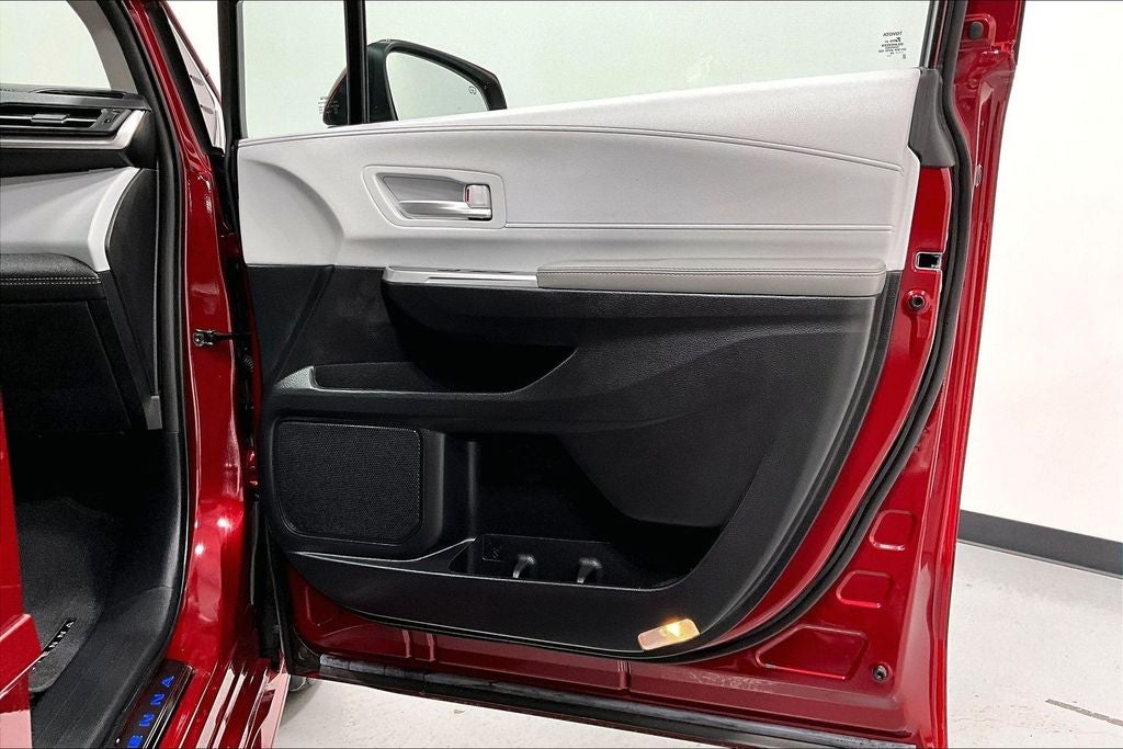 2026 Toyota Sienna XLE 8 Passenger