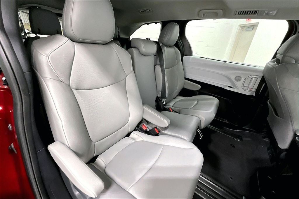 2026 Toyota Sienna XLE 8 Passenger