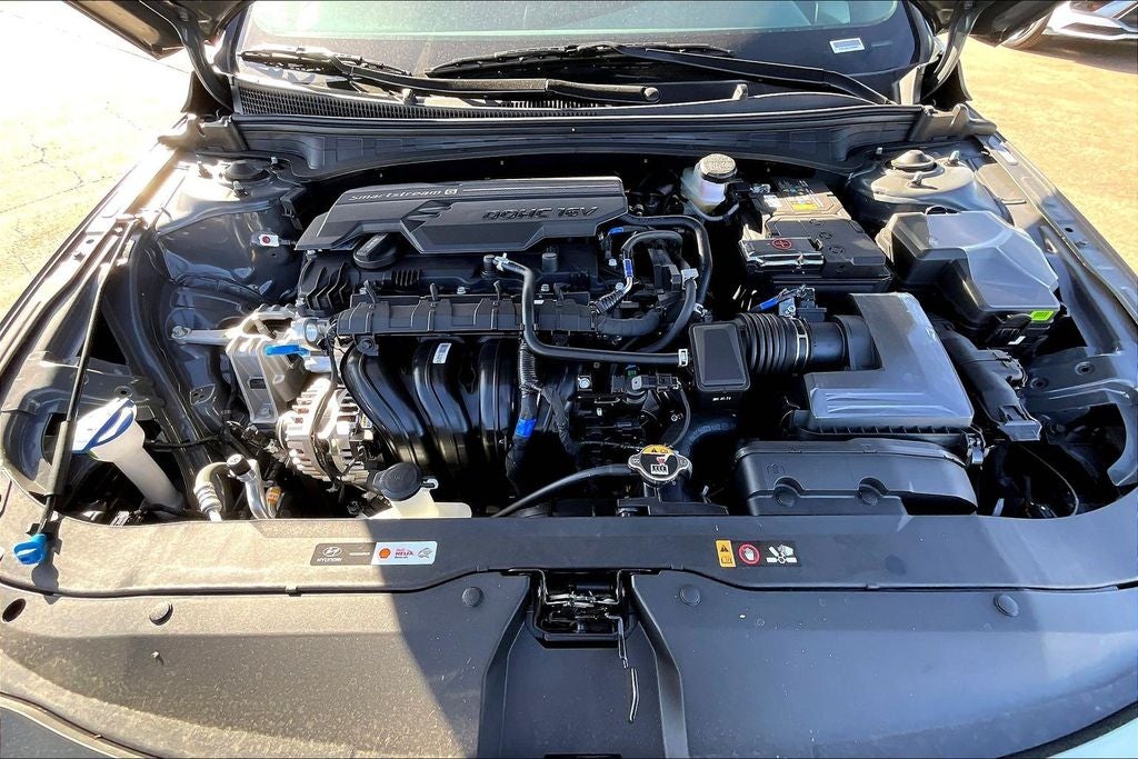 2025 Hyundai Elantra SE