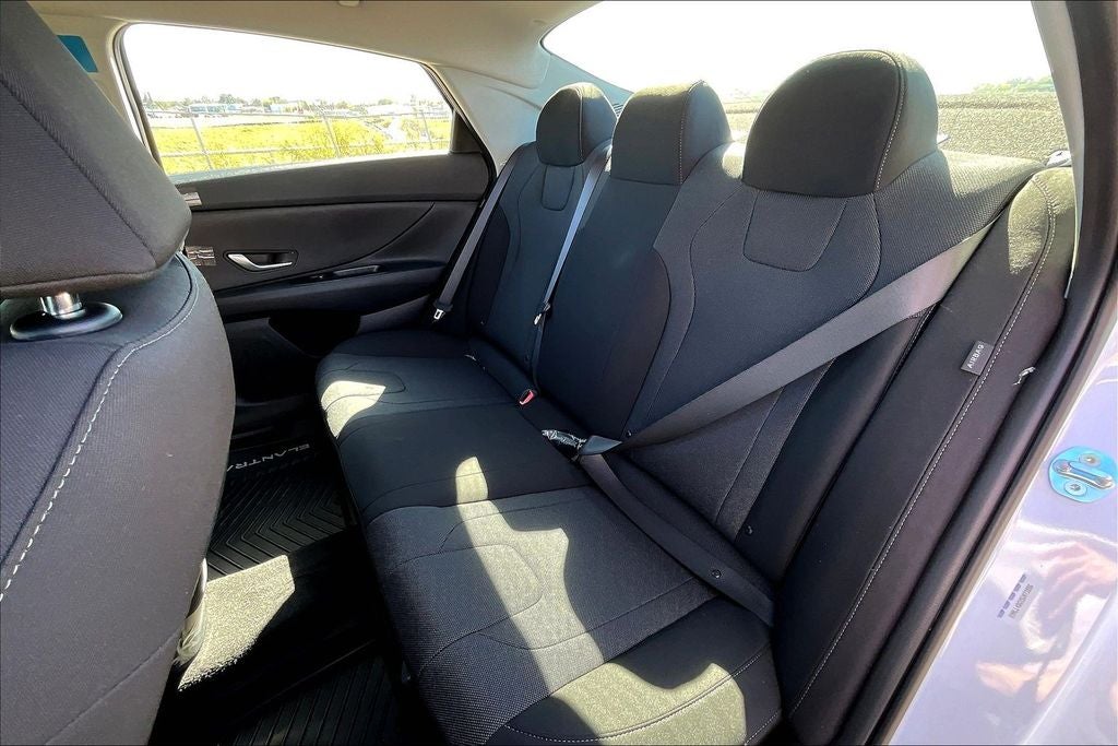 2025 Hyundai Elantra SE